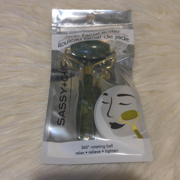 NWT Sassy + Chic Jade Facial Roller - Picture 6 of 10